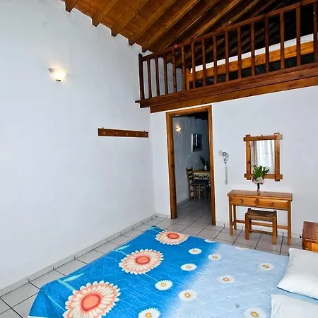 Athina Apartment *